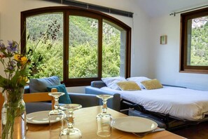 Free WiFi, bed sheets - Gîte 4/6 pers. Premium Plus at Castel de la Peyre (LES VIGNES)