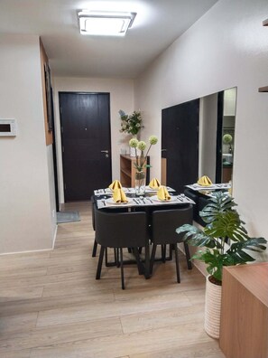 Dining - Klassi Executive Comfort Near NAIA | Fast WiFi & Safe Stay (Pasay City)