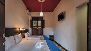 3 bedrooms, free WiFi, bed sheets - Spacious 3 Double Room Units Perfect for City Adventures and Group Getaways (Mérida)