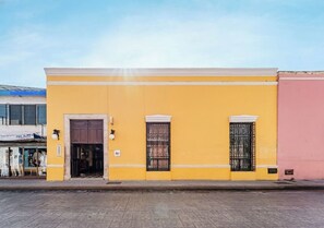 Exterior - Spacious 3 Double Room Units Perfect for City Adventures and Group Getaways (Mérida)