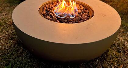 Le Downtown French Maison- LUXURY Greer Home w/Firepit