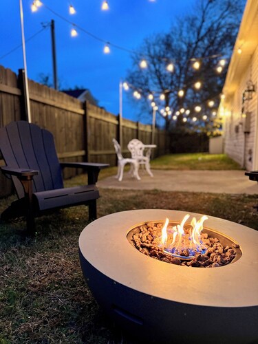 Le Downtown French Maison- LUXURY Greer Home w/Firepit