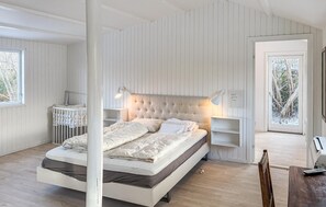 4 Schlafzimmer, Bügeleisen/Bügelbrett, Reisekinderbett, kostenloses WLAN