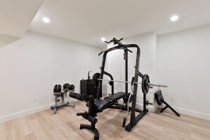 Fitness facility - Stunning Stay on Dunning Way - Kick back and relax in this calm, stylish space. (St Thomas)