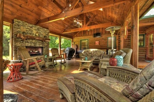 Spacious 5-bedroom cabin in Blue Ridge game room, pond, greenhouse, and gym.