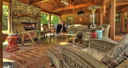 Spacious 5-bedroom cabin in Blue Ridge game room, pond, greenhouse, and gym.