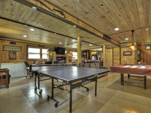 Game room - 5 ACRES w FISH POND, CREEK, GAME ROOM, GYM, GREENHOUSE Spacious 5-bedroom cabin (Blue Ridge)