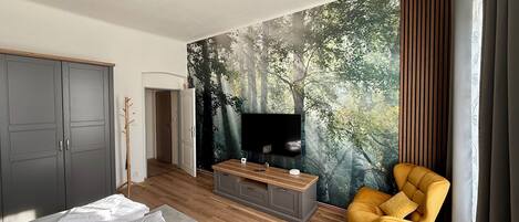 1 bedroom, desk, free WiFi, bed sheets