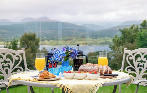 SPECTACULAR BAY AND MOUNTAIN VIEWS,  WILD ATLANTIC WAY, KENMARE, RING OF KERRY,