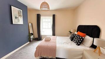 Fer et planche Ă repasser, lit parapluie, Wi-Fi, draps fournis