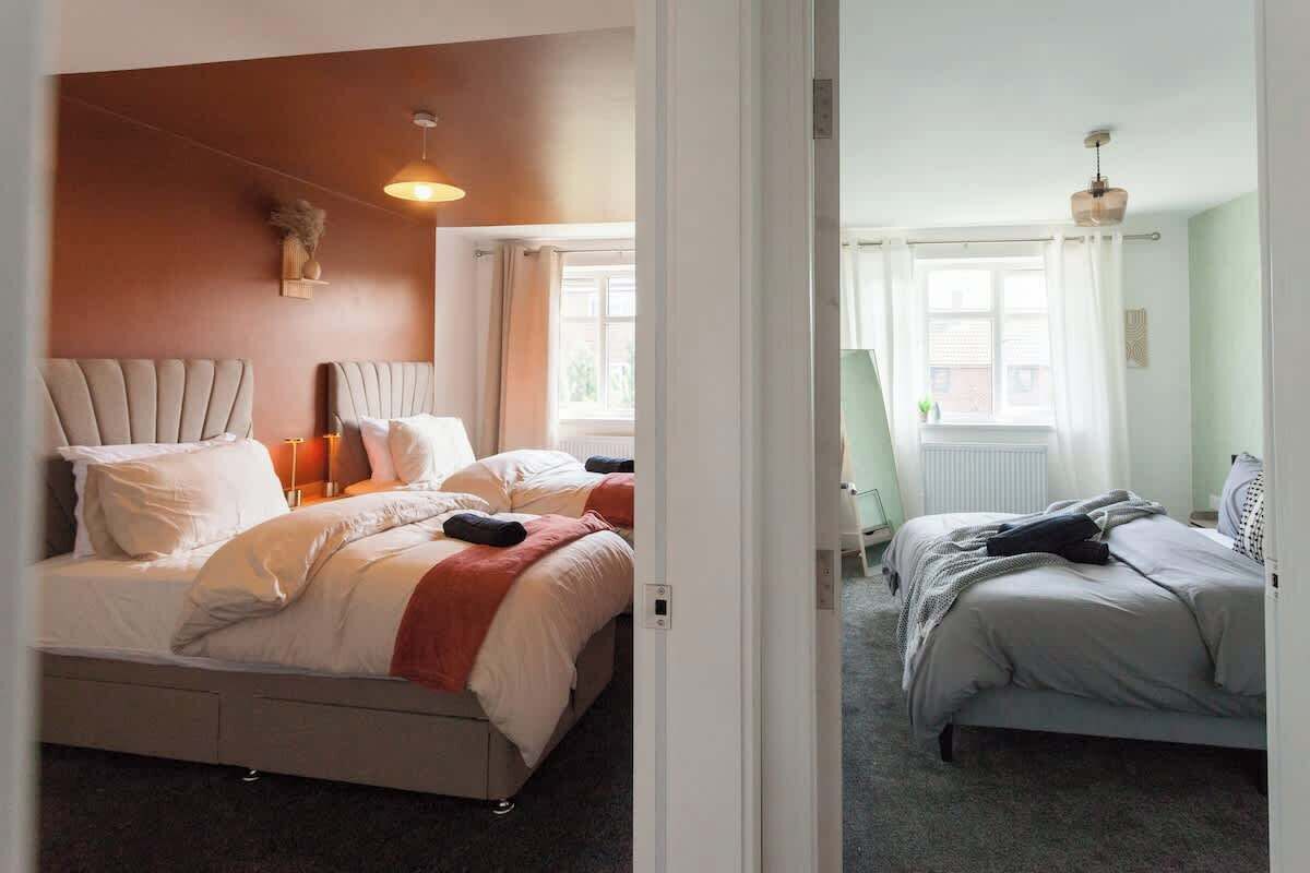 4 bedrooms, desk, iron/ironing board, free WiFi