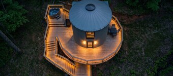 Romantic Silo Cabin | Outdoor Shower | Hot Tub