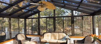 Lovely 3-bedroom house with AC in Oak Bluffs within 15 min walk to Circuit/Beach