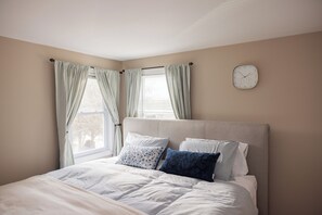 3 bedrooms, iron/ironing board, free WiFi, bed sheets