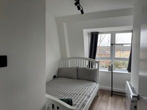 2 soverom, strykejern/-brett, wi-fi (inkludert) og sengetøy