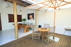 Dining - Casa George Trancoso, less than 10 minutes from the beach. (Trancoso)