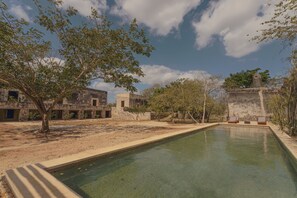 Piscine extérieure