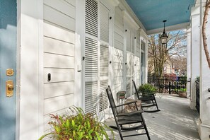 Exterior detail - Lower Garden District Charmer with private balcony! (New Orleans)