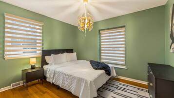 Bureau, fer et planche à repasser, Wi-Fi, draps fournis