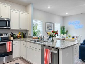 Fridge, microwave, oven, stovetop - 3bd Home! Mins to Beach, Shops, Golf, EV Charger (SANTA RSA BCH)