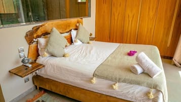 Quartos à prova de som, ferros/tábuas de passar roupa, Wi-Fi de cortesia