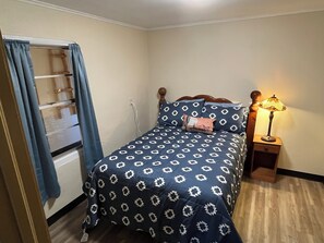 5 bedrooms, WiFi, bed sheets - Huge Casa Azul Guadalupe Mountains National Park Dell City Texas (Dell City)