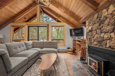 The Outpost Cabin | Wood-Burning Fireplace | Cozy