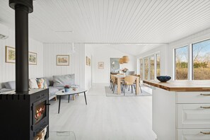 Interior - Bright holiday home with sunny terrace (Væggerløse)