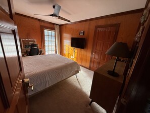 Basic Single Room - Bayou Teche Waterfront (Breaux Bridge)