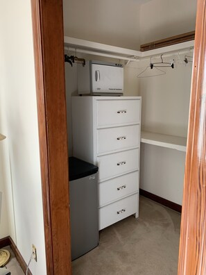 Chambre Simple, vue canal | Intérieur