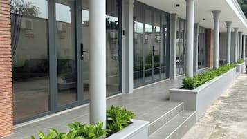 Deluxe Suite, Beach View | Exterior detail