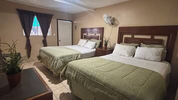 Deluxe Triple Room | Free WiFi, bed sheets