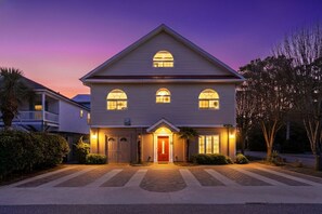 Exterior - North Myrtle Beach - Sleeps 14 - Pool & Ping Pong (North Myrtle Beach)