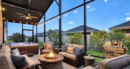 Private Butterfly Garden Villa with Golf Cart and Hottub
