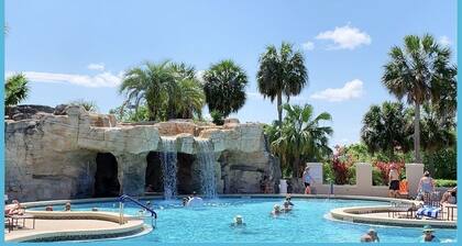 Private Butterfly Garden Villa with Golf Cart and Hottub