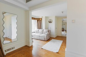 Interior - 2-bedroom apartment at St Regis T1 - Dhb Stays (Cairo Governorate)