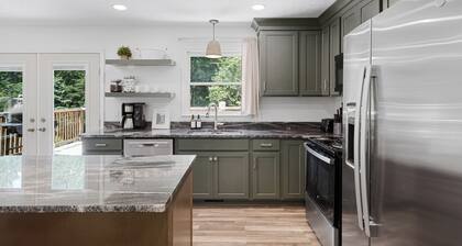 Secluded Nolin Lake/Mammoth Cave Retreat with Game Room, Deck, and Fire Pit