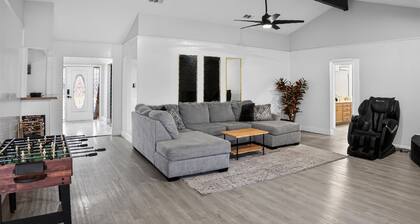 Spacious 4-bedroom house in tranquil North Richland Hills with tons of parking.