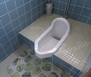 Hair dryer, towels, soap, shampoo - A superb condominium inn with a single house that connects the blue sea and travelers by post! Excellent location within a 10-minute drive to nearby attractions! Facilities include BBQ and teppanyaki outdoors. (伊東市川奈)