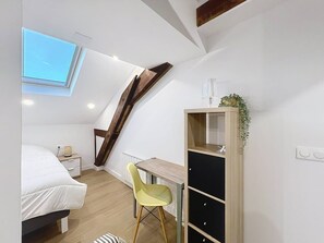 1 bedroom - Petit Cocon sous les toits au centre de  Biarritz (BIARRITZ)