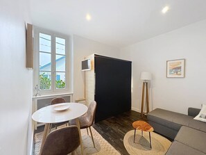 Living area - T2 Biarritz Beaurivage au 1er Etage (BIARRITZ)