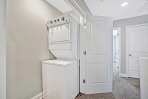 Interior - Modern 2BR Townhome w/ Ensuite Baths | Near Ft Campbell & Downtown (Clarksville)