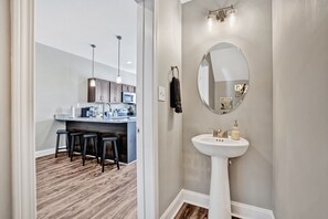 Fridge, microwave, oven, stovetop - Modern 2BR Townhome w/ Ensuite Baths | Near Ft Campbell & Downtown (Clarksville)