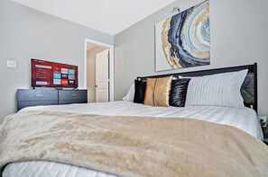 2 habitaciones, escritorio, tabla de planchar con plancha y wifi 