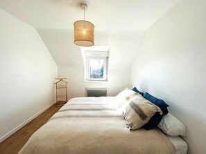 Free WiFi - Cozy stone house for 3 people, 5 minutes from the beaches, with Wifi (PLOEMEUR)