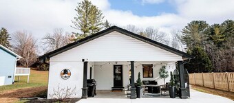 Spacious Hendo Home in the Center of Everything!