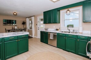 Private kitchen - Spacious Hendo Home in the Center of Everything! (Hendersonville)
