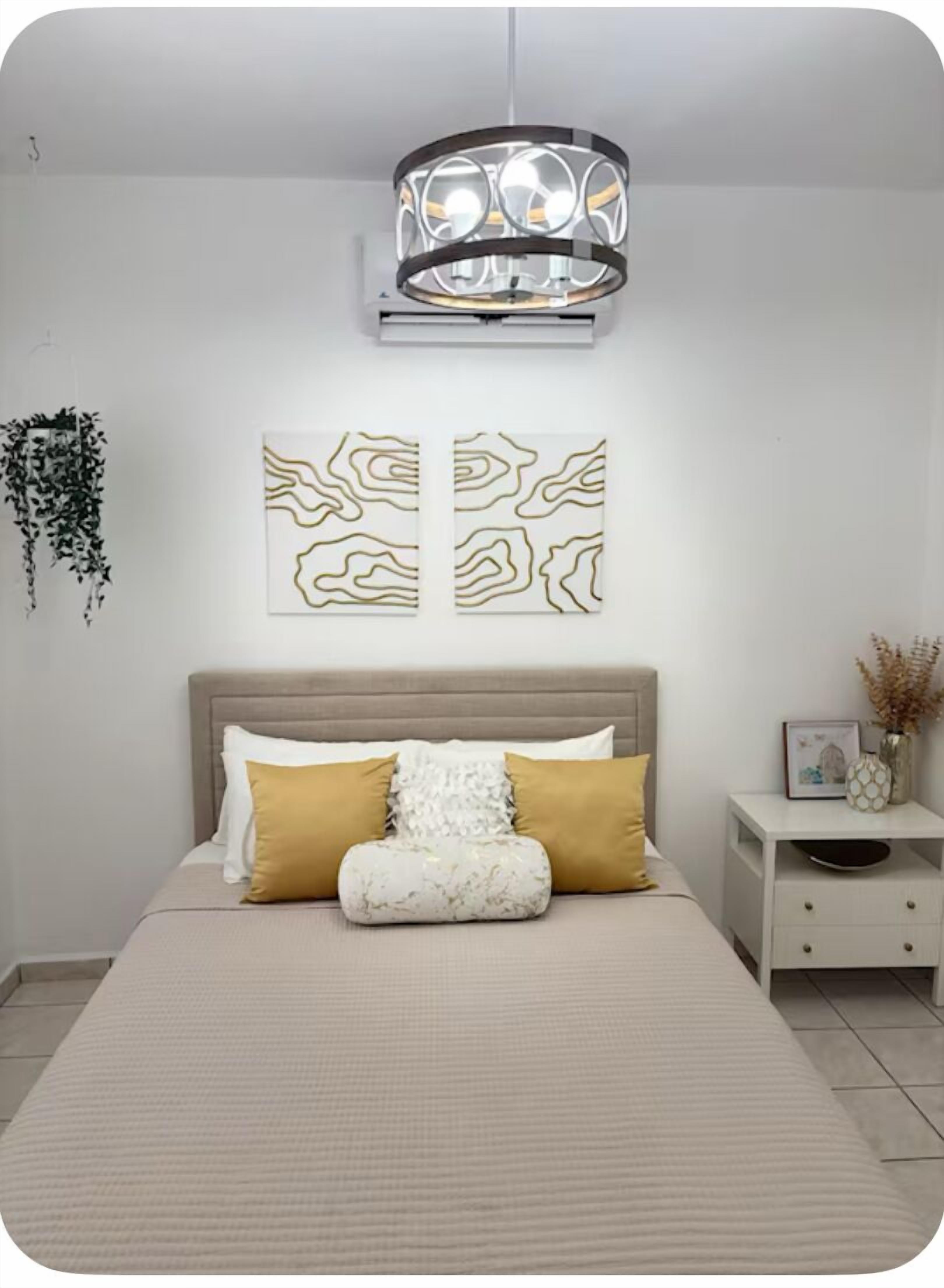 2 quartos, ferros/tábuas de passar roupa, Wi-Fi, roupa de cama