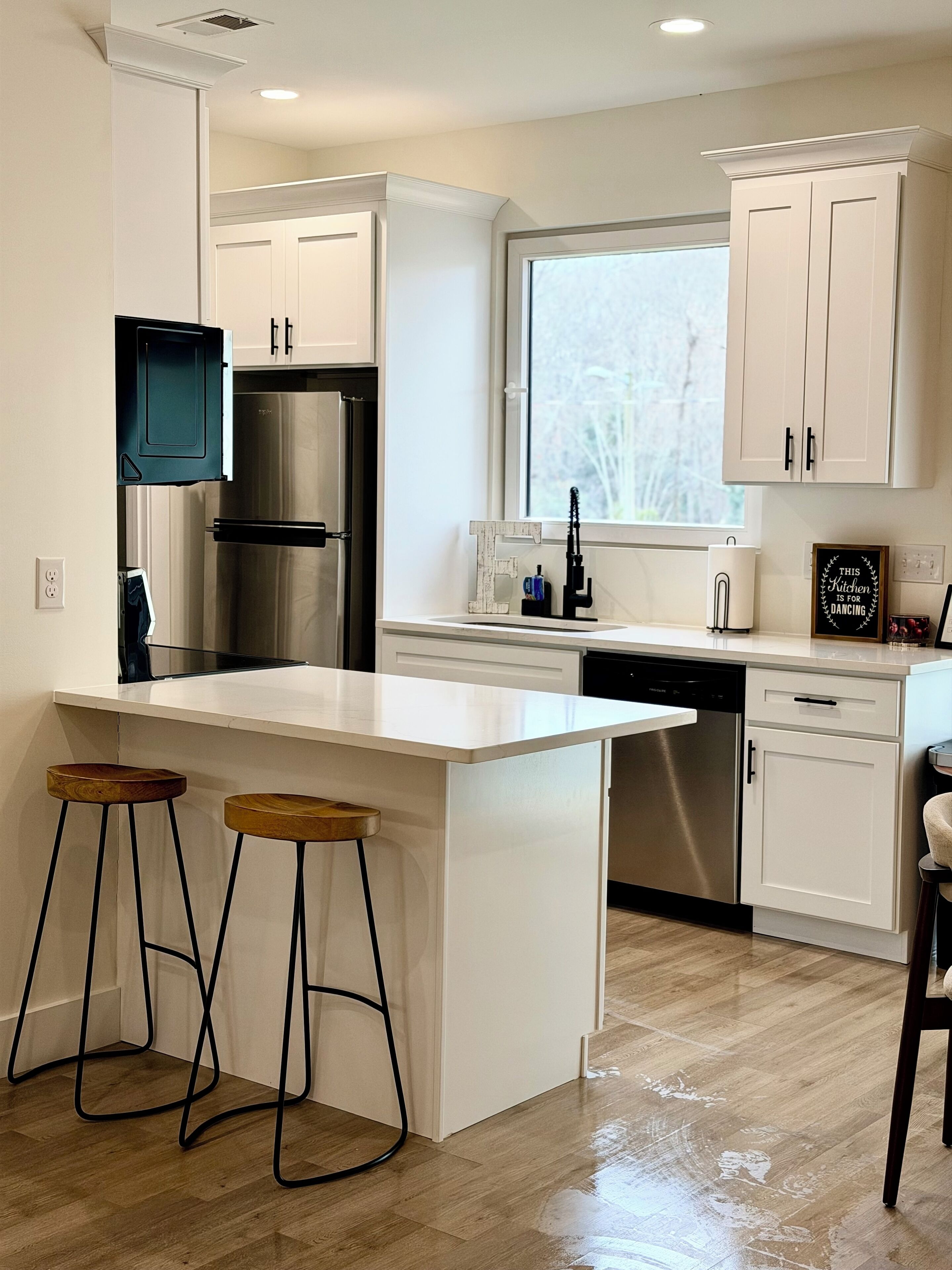 雪櫃、微波爐、焗爐、爐具