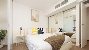 1 dormitorio, escritorio, wifi y ropa de cama